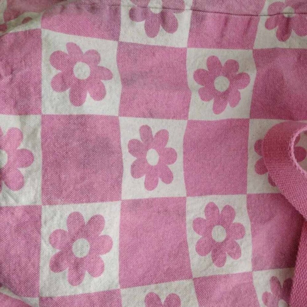 ISO: This pink checkered tote bag (was sold during Summer 2024 @ HomeGoods)